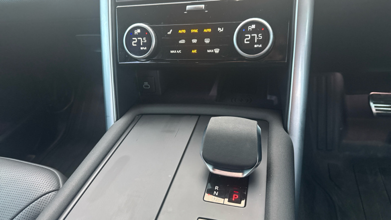 Land Rover Discovery 3.0 D300 R-Dynamic HSE 5dr Auto Diesel Station Wagon